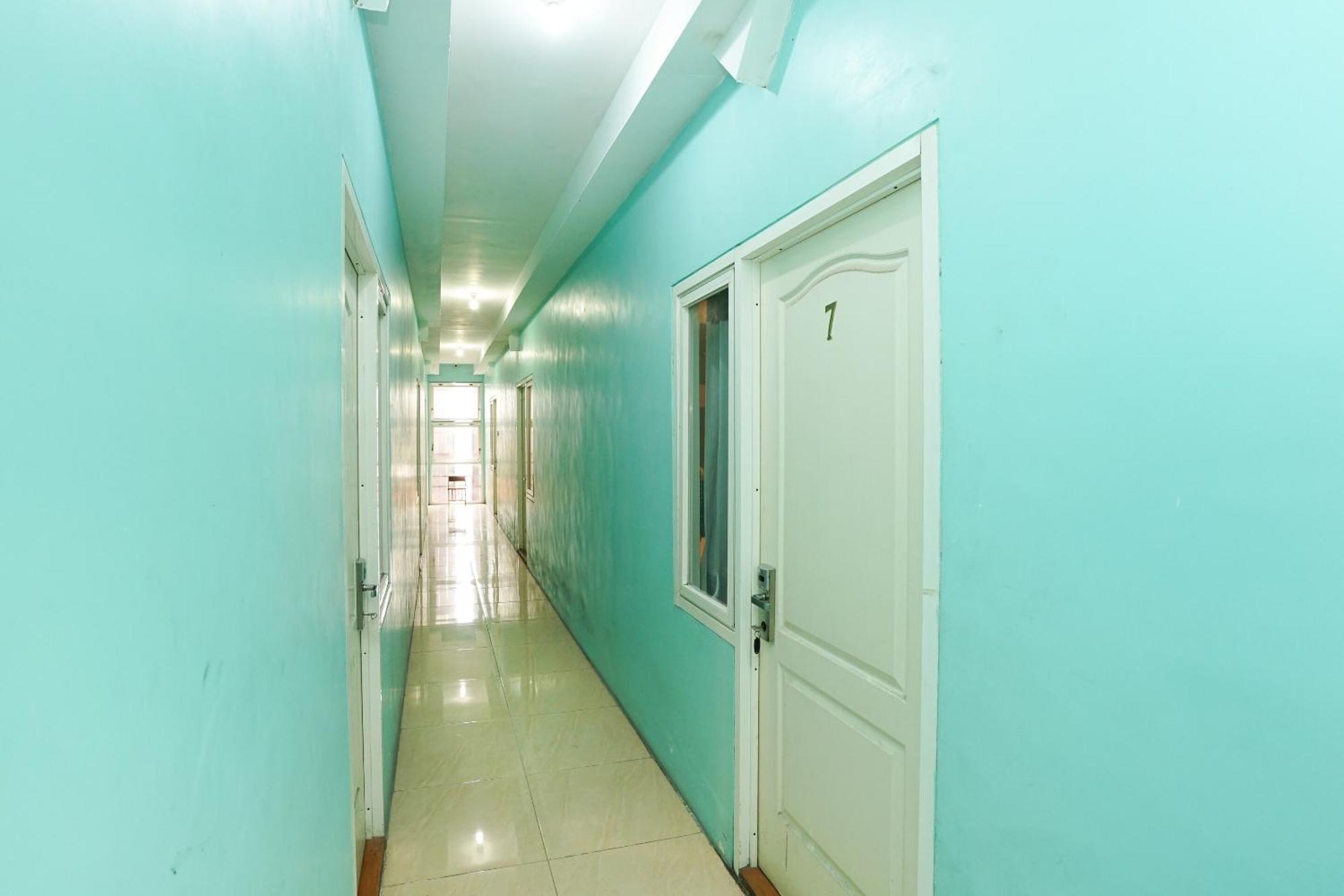 Oyo 425 Mojokerto Guesthouse Екстериор снимка